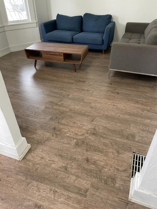 1842 11th Av E in Vancouver, BC - Building Photo - Building Photo