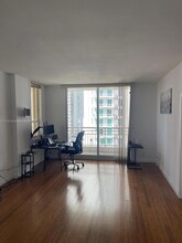 888 Brickell Key Dr, Unit 1101 in Miami, FL - Building Photo - Building Photo