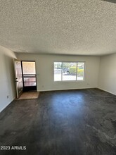 2939 E Wagoner Rd in Phoenix, AZ - Building Photo - Building Photo