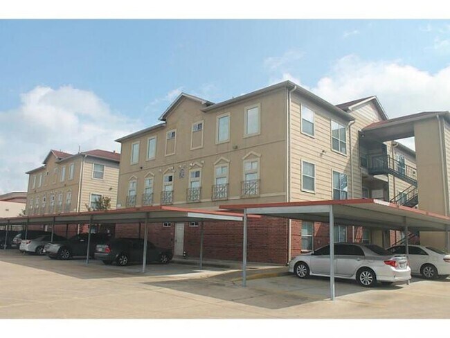 6289 Wilcrest Dr in Houston, TX - Building Photo - Building Photo