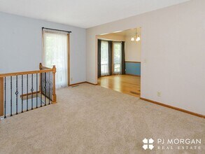 16911 N Cir in Omaha, NE - Building Photo - Building Photo