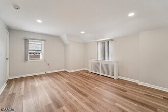 2-11 31st St in Fair Lawn, NJ - Building Photo - Building Photo