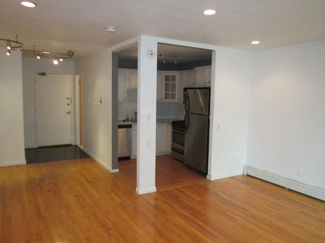 195 Independence Ave in Quincy, MA - Building Photo