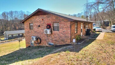 241 Parker St in Kingsport, TN - Foto de edificio - Building Photo