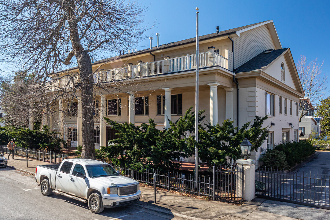 201 N East Ave in Fayetteville, AR - Foto de edificio