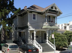 255 Lester Ave in Oakland, CA - Building Photo - Building Photo