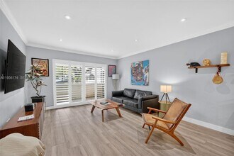 7929 SW 104th St in Miami, FL - Building Photo - Building Photo