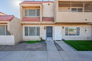 4880 W Rose Ln in Glendale, AZ - Building Photo - Building Photo