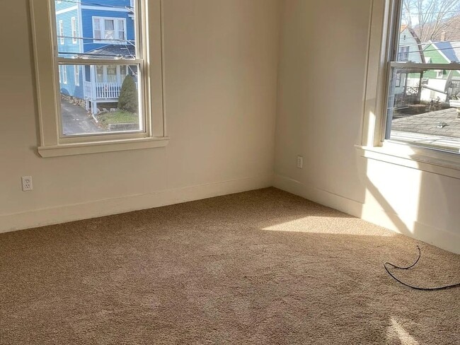 45 Lockhart Ave in Waterbury, CT - Building Photo - Building Photo