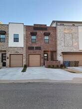 573 S Fretz Ave, Unit 19144 in Edmond, OK - Foto de edificio - Building Photo
