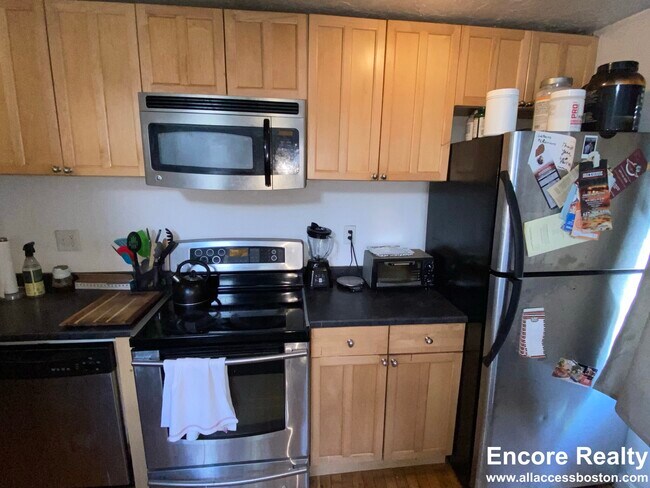 38 Shepard St, Unit 1