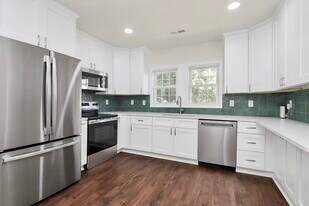 403 E 27th St, Unit Purple Room in Kannapolis, NC - Building Photo