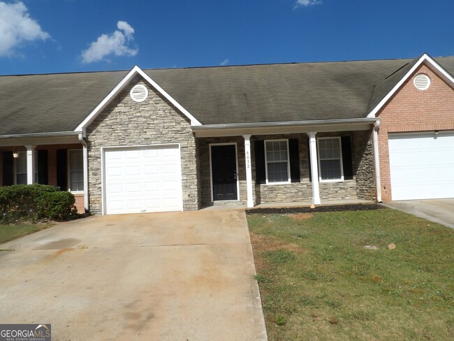 6032 Creekerton Blvd in Mcdonough, GA - Foto de edificio - Building Photo