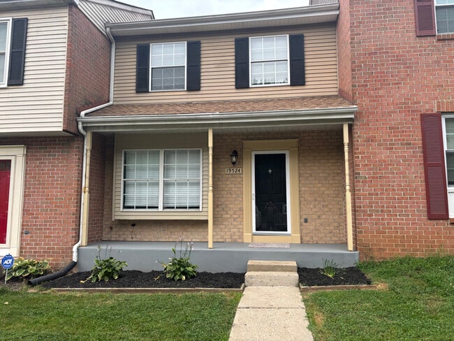 property at 19524 White Saddle Dr
