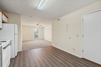 335 E 12th St, Unit 3 in Cookeville, TN - Building Photo - Building Photo