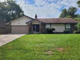 8440 E 64th Pl in Tulsa, OK - Building Photo