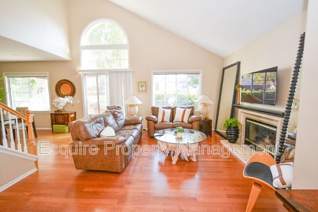 216 Camino Toluca in Camarillo, CA - Building Photo - Building Photo