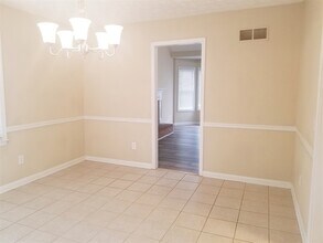 5015 Sunbrook Dr NW in Acworth, GA - Foto de edificio - Building Photo