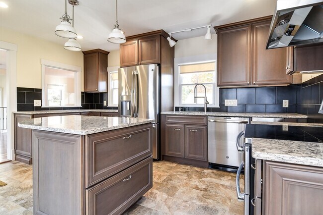 110 Main St in Hopkinton, MA - Building Photo - Building Photo