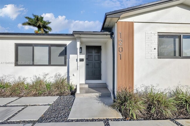 property at 1201 N 16th Ave