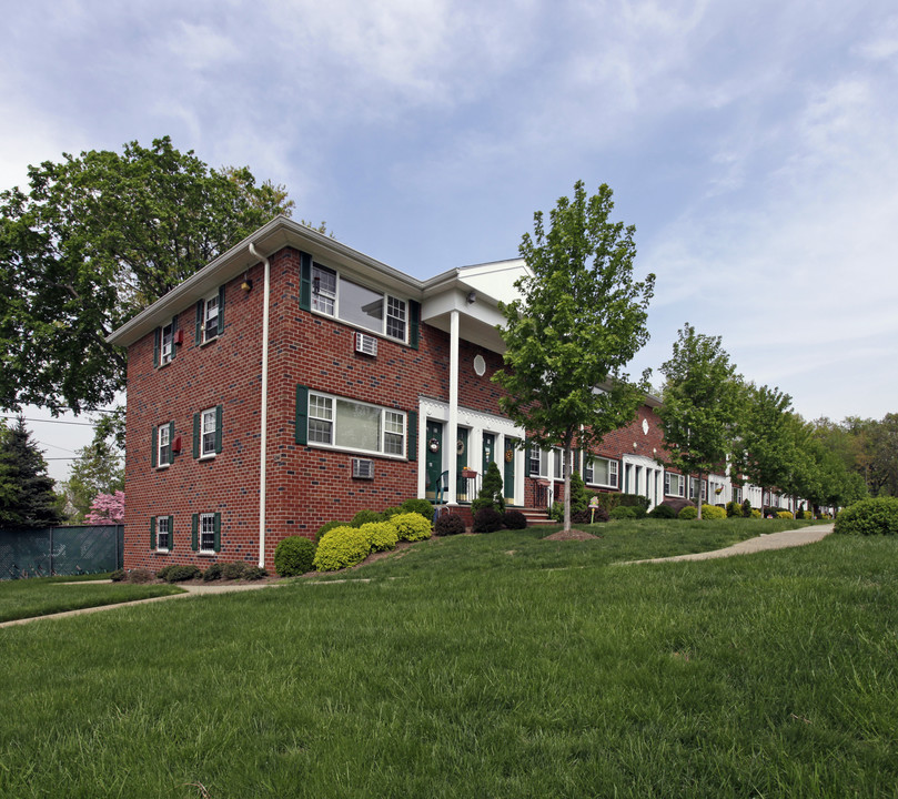 Arla Apartments in Nutley, NJ - Building Photo