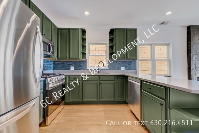 2413 W Haddon Ave-Unit -Unit 2 , Unit 2 in Chicago, IL - Building Photo - Building Photo