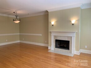 215 N Faulkner Way in Davidson, NC - Building Photo - Building Photo