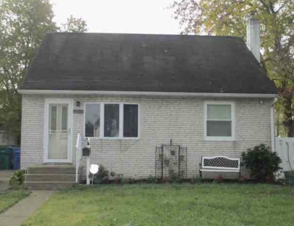 3528 Carnarvon Ave in Bristol, PA - Building Photo