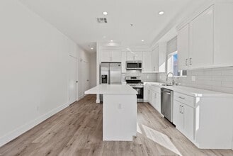 1127 Browning Blvd in Los Angeles, CA - Building Photo - Building Photo