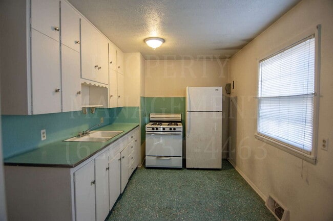 2001 W 6th St in Coffeyville, KS - Building Photo - Building Photo