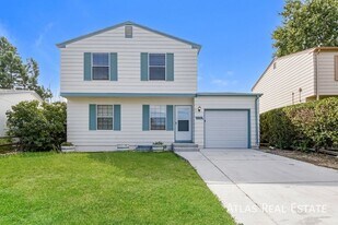 10412 W 107th Pl in Westminster, CO - Building Photo