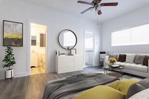 979 S Oxford Ave in Los Angeles, CA - Building Photo