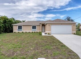 116 SE 2nd Ave in Cape Coral, FL - Building Photo