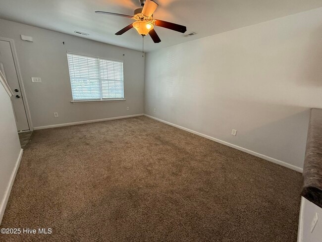 8008 Banister Loop in Jacksonville, NC - Building Photo - Building Photo