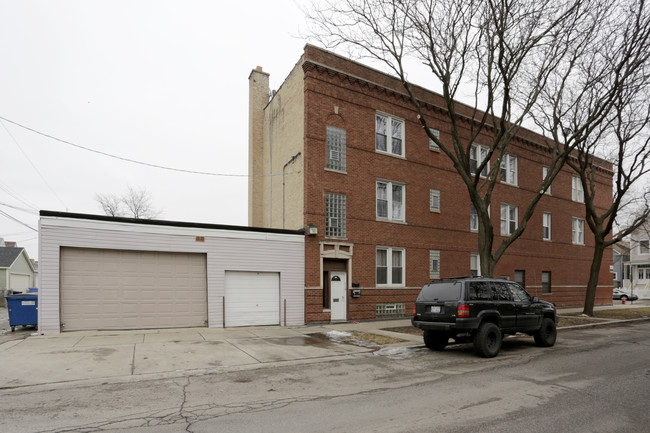 3737 N Kilpatrick Ave in Chicago, IL - Building Photo - Building Photo