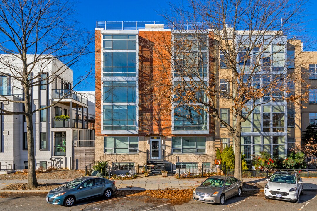 St. John's Wood in Washington, DC - Building Photo