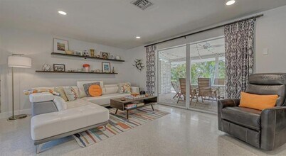 2904 Homasassa Rd in Sarasota, FL - Building Photo - Building Photo