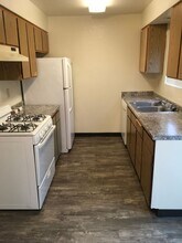 1835 Conifer Way in Redding, CA - Building Photo - Building Photo