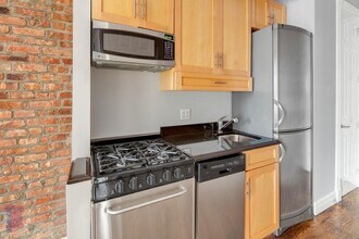 202 E 13th St, Unit 4C in New York, NY - Building Photo - Building Photo