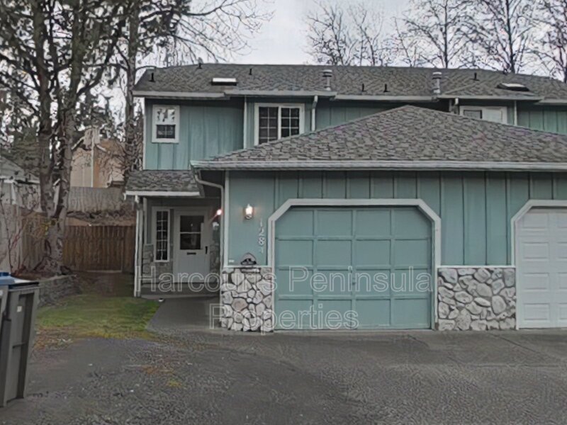 1284 Danskin Ln NW in Silverdale, WA - Building Photo