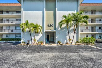 410 Wilma Cir, Unit 303 in Riviera Beach, FL - Building Photo - Building Photo