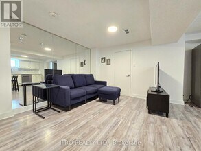 10 Lonborough Ave in Toronto, ON - Building Photo - Building Photo
