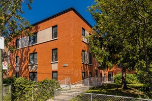 5261 Walkley Av Apartments