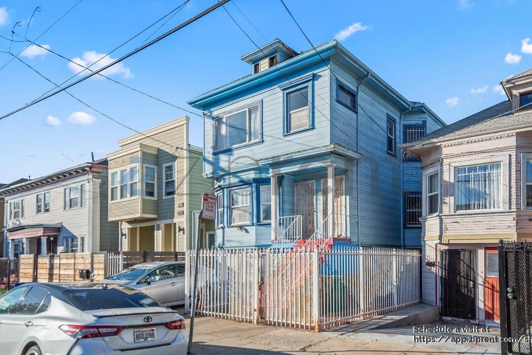 848 Mead Ave in Oakland, CA - Foto de edificio