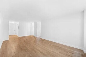 250 W 88th St in New York, NY - Building Photo - Building Photo