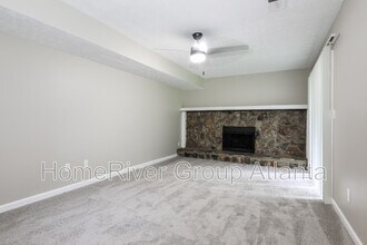 6620 Connell Rd in Fairburn, GA - Building Photo - Building Photo