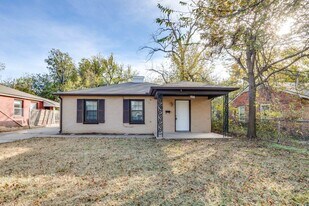 506 E Curtis Dr in Midwest City, OK - Building Photo