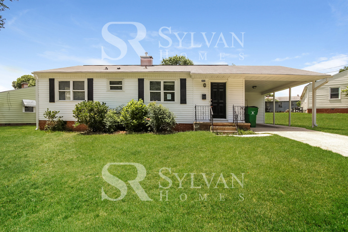 2918 Bellaire Dr in Charlotte, NC - Building Photo