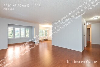 2210 NE 92nd St in Seattle, WA - Building Photo - Building Photo