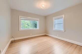 8944 N Portsmouth Ave in Portland, OR - Building Photo - Building Photo